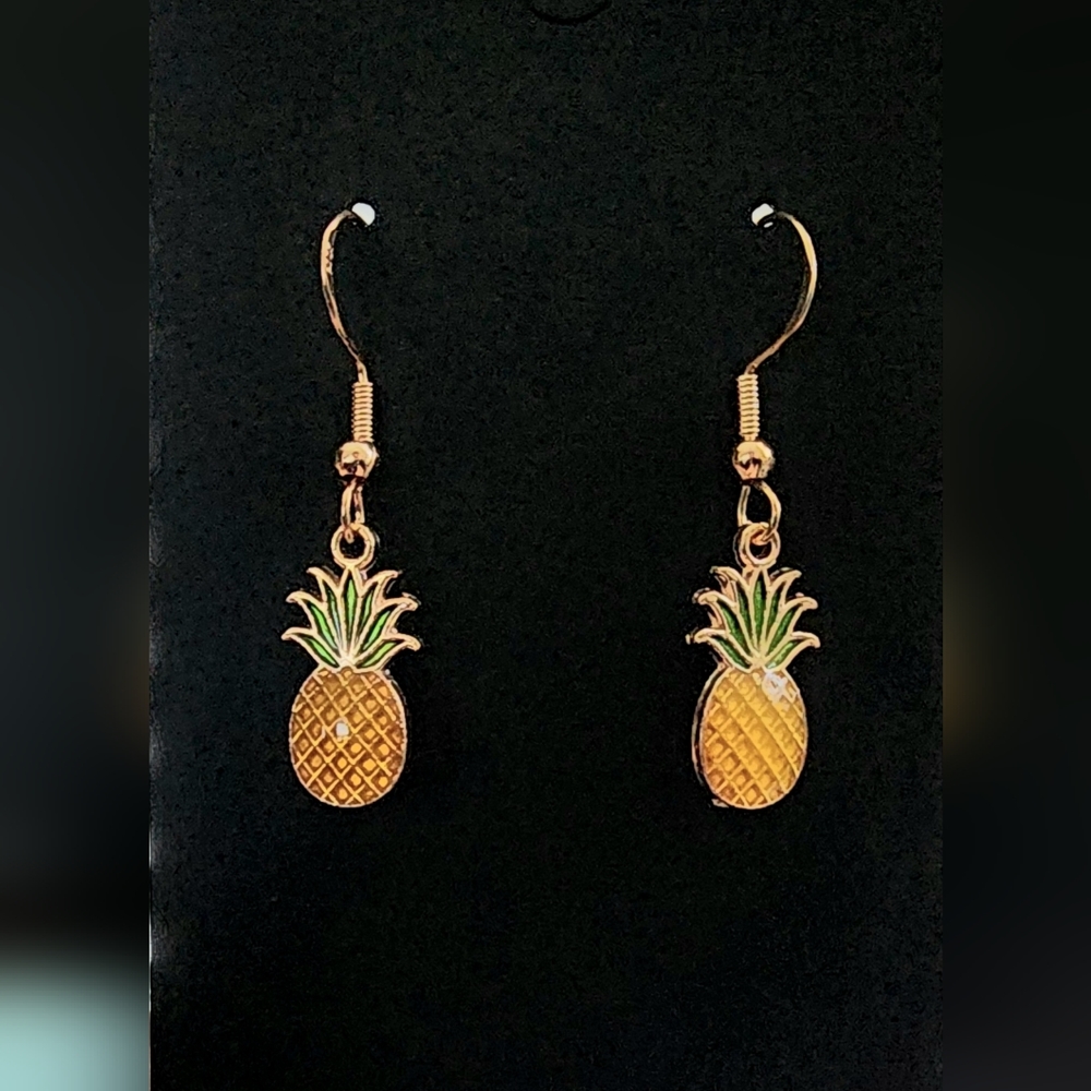 Mini Pineapple‎ NWT 🍍 Earrings Hypoallergenic